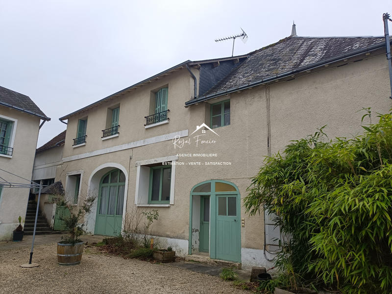 Maison ancienne - 560 m² - 30 pièces