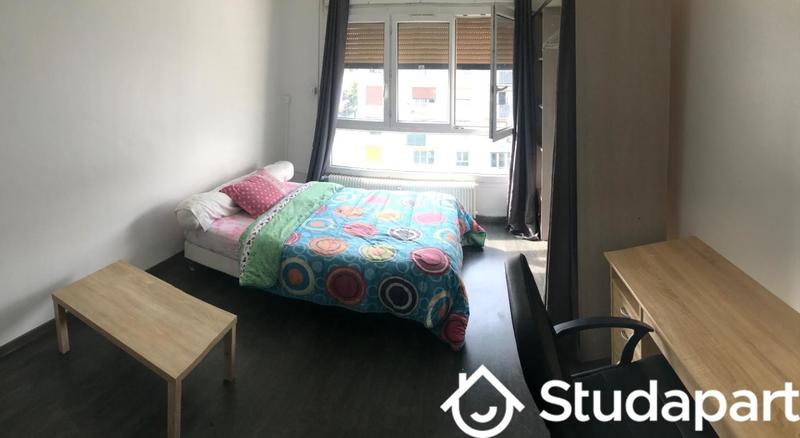 Chambre - 11 m² - 1 pièce