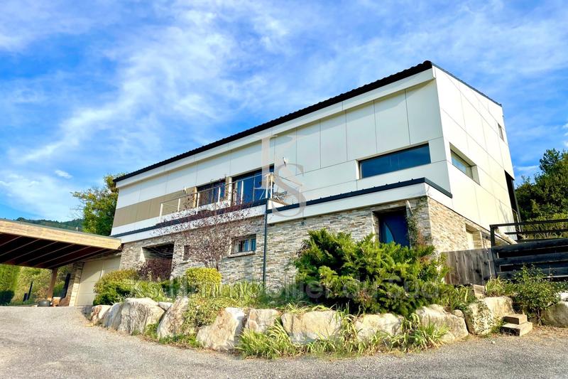 Villa - 280 m² - 6 pièces