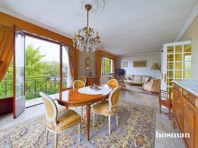 Maison - 218 m² - 5 pièces