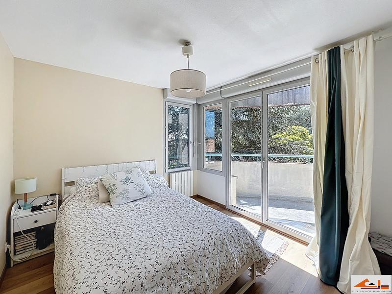 Appartement - 90 m² - 4 pièces