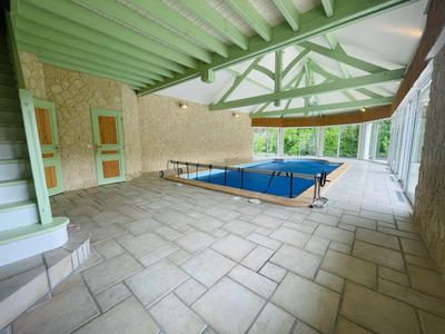 Propriété - 276 m² - 7 pièces