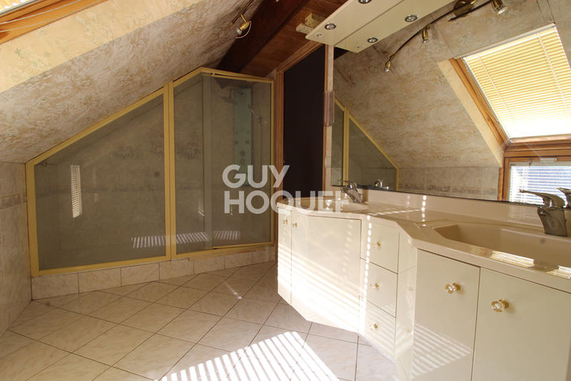 Maison - 175 m² - 8 pièces