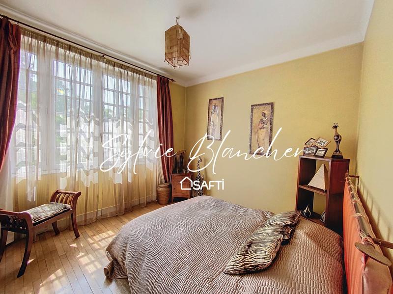 Maison de maîtres - 210 m² - 10 pièces