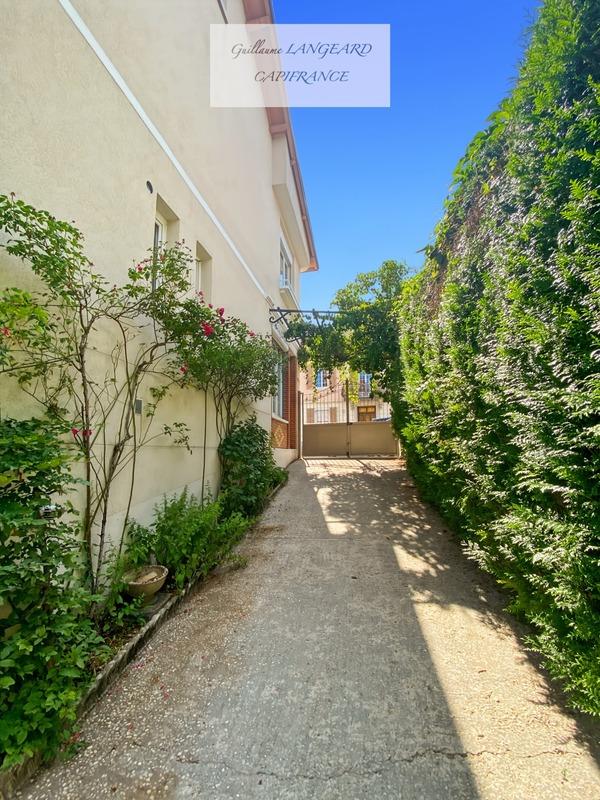 Maison - 207 m² - 9 pièces