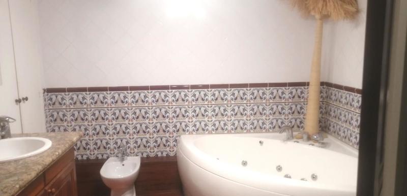 Propriété - 220 m² - 6 pièces