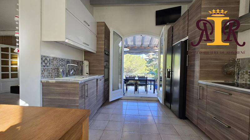 Maison traditionnelle - 140 m² - 6 pièces