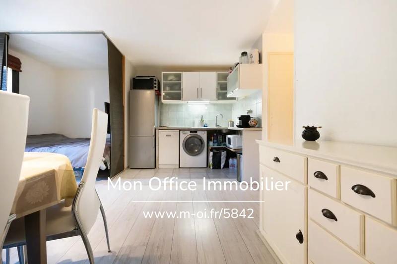 Studio - 30 m² - 1 pièce