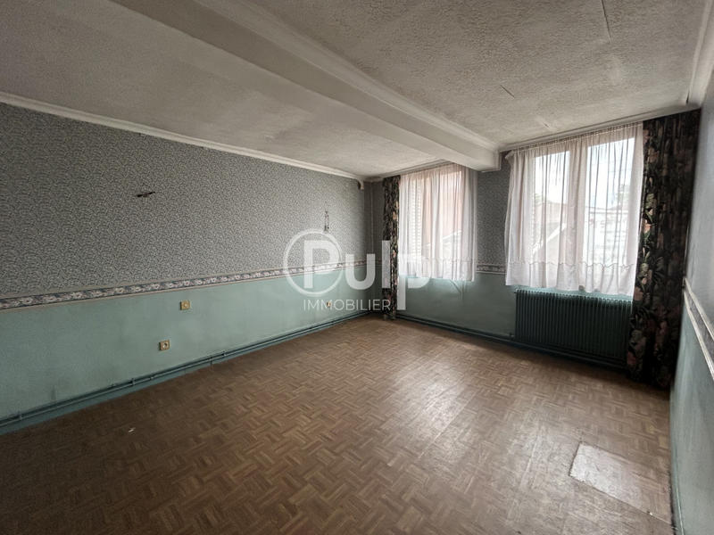 Maison - 180 m² - 7 pièces