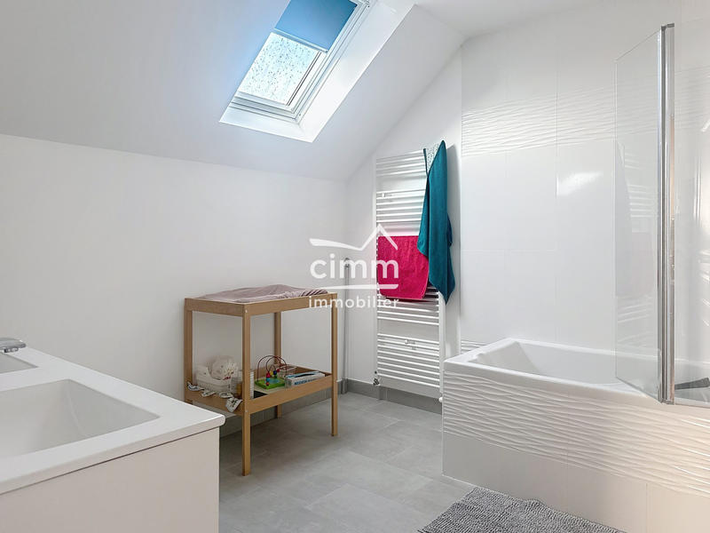 Maison - 103 m² - 5 pièces