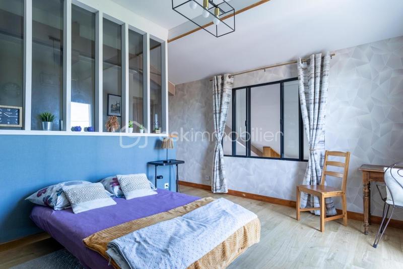 Maison - 181 m² - 7 pièces