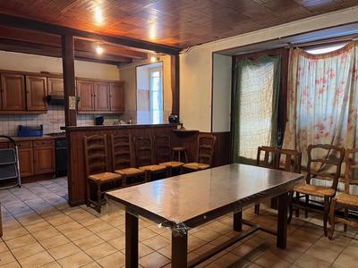 Maison - 141 m² - 6 pièces