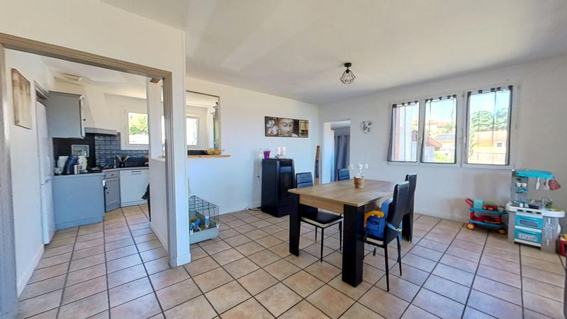 Maison - 98 m² - 5 pièces