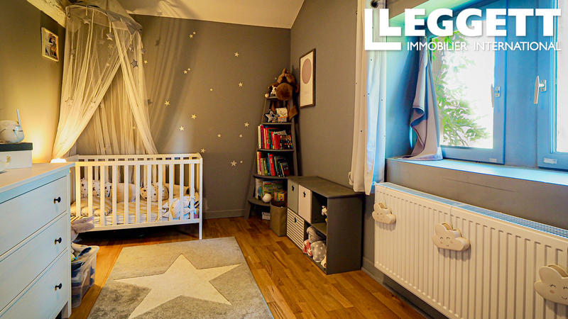 Demeure - 225 m² - 8 pièces