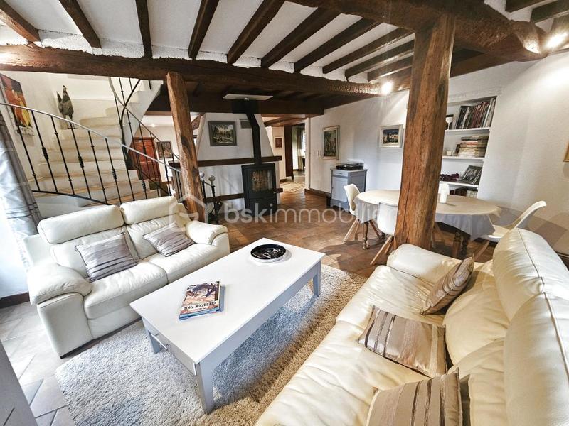 Maison - 235 m² - 7 pièces