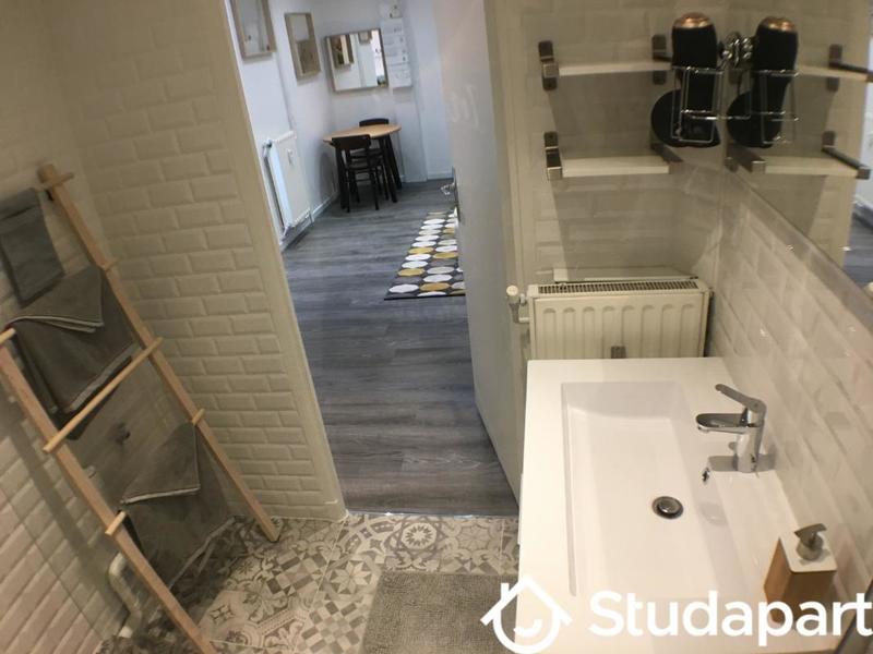 Chambre - 9 m² - 1 pièce