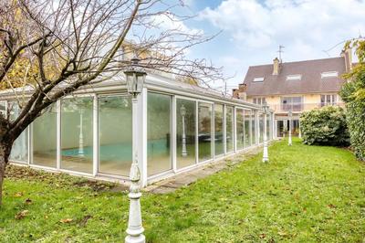 Maison - 215 m² - 8 pièces