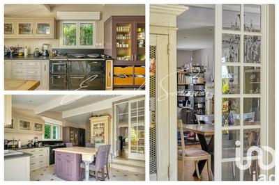 Maison - 227 m² - 9 pièces