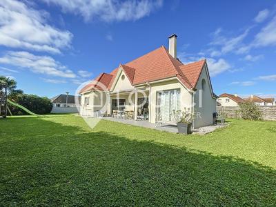 Maison - 145 m² - 5 pièces