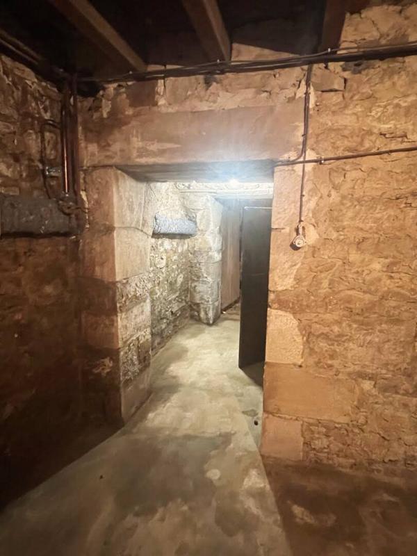 Propriété - 200 m² - 9 pièces