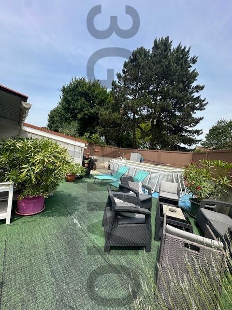 Maison - 95 m² - 5 pièces