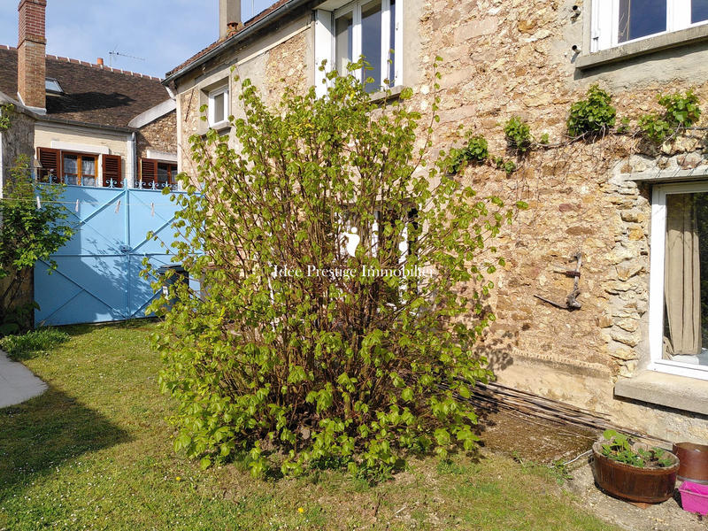 Maison - 233 m² - 11 pièces