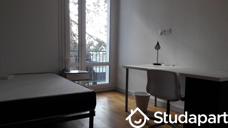 Chambre - 11 m² - 1 pièce