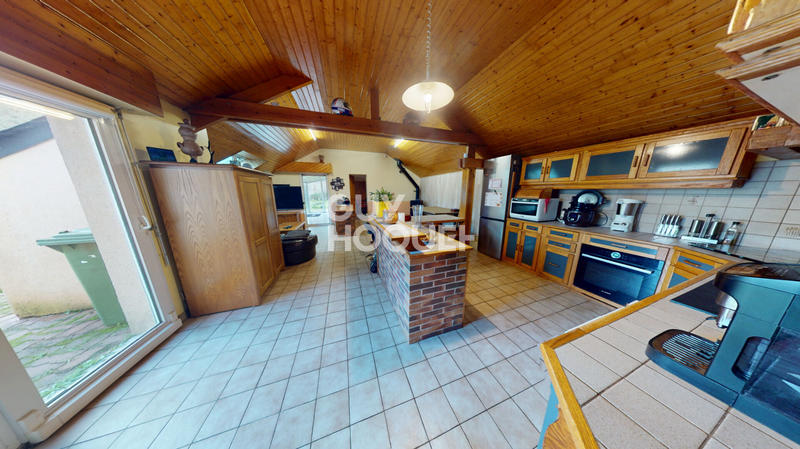 Maison - 200 m² - 9 pièces