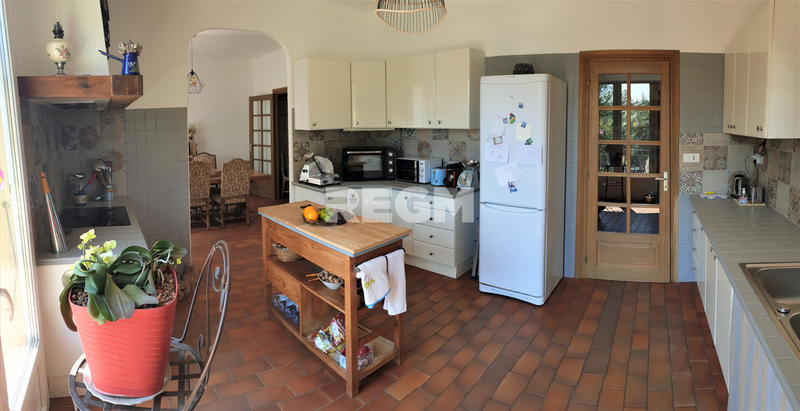 Maison - 400 m² - 8 pièces