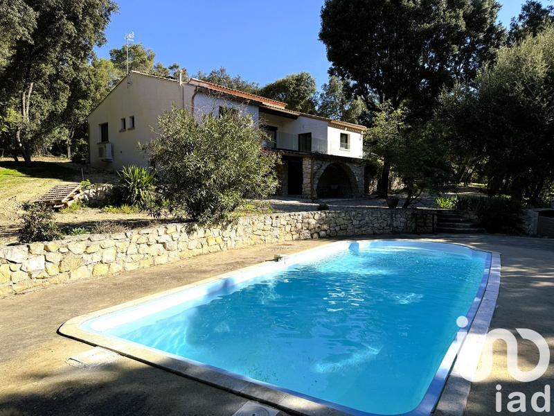 Maison - 235 m² - 6 pièces