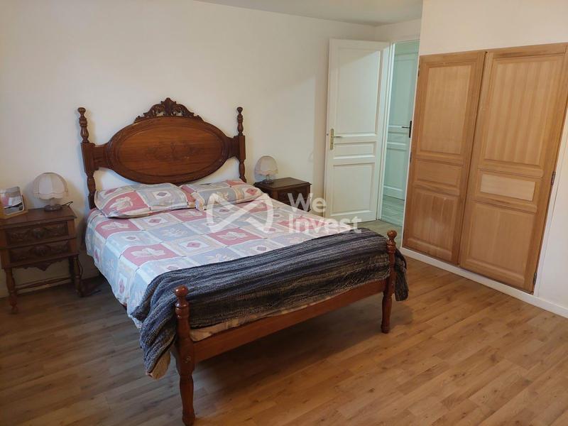 Maison - 223 m² - 7 pièces