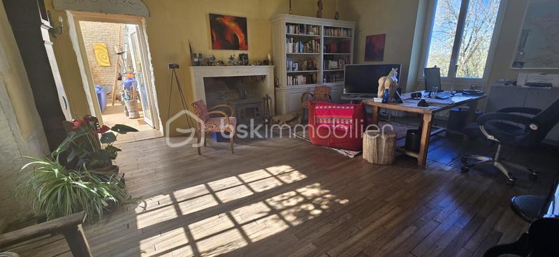 Demeure - 268 m² - 8 pièces