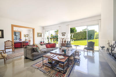 Villa - 330 m² - 7 pièces