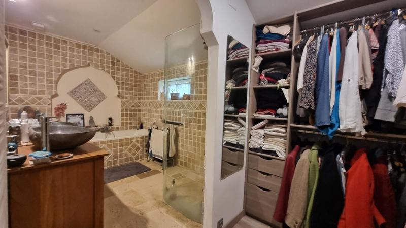 Maison - 330 m² - 16 pièces