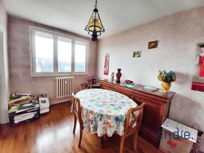 Appartement - 70 m² - 4 pièces