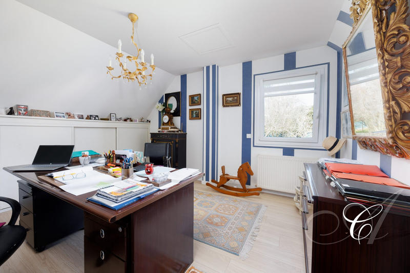 Maison traditionnelle - 171 m² - 7 pièces