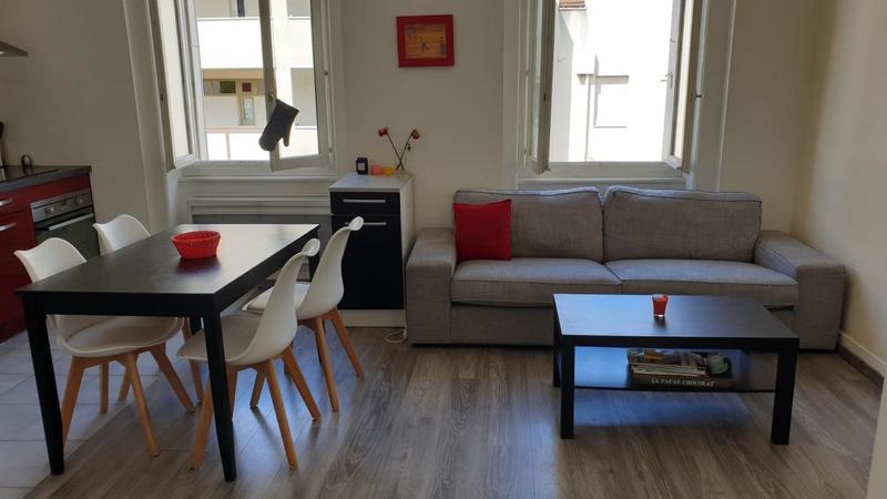 Appartement - 85 m² - 5 pièces