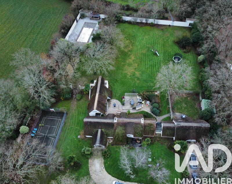 Maison - 312 m² - 10 pièces