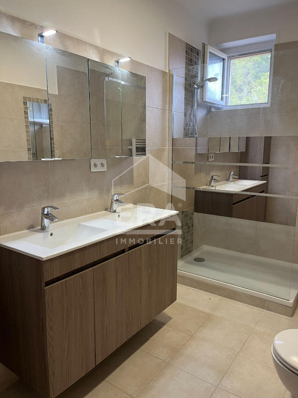 Maison - 143 m² - 6 pièces