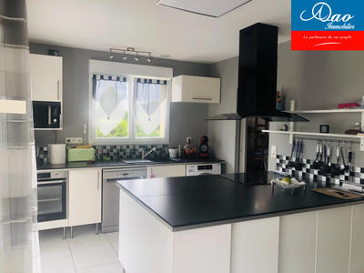 Maison - 166 m² - 8 pièces