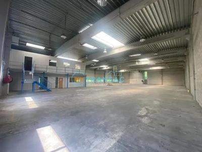 Local d'activités - 1 331 m² - 1 pièce