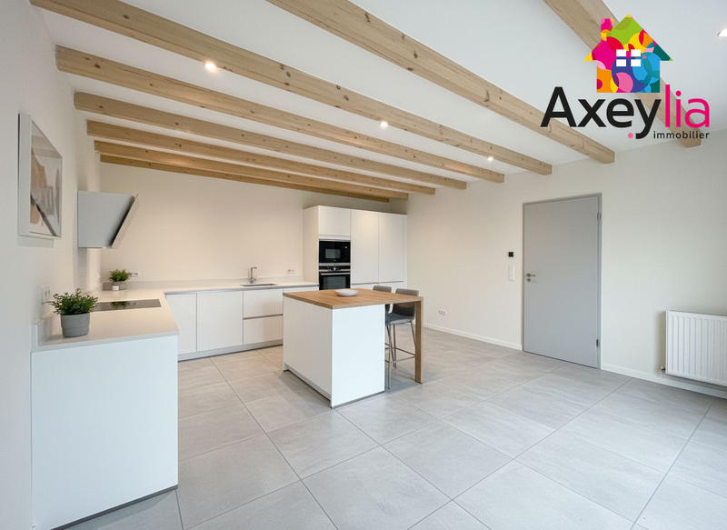 Maison - 300 m² - 3 pièces