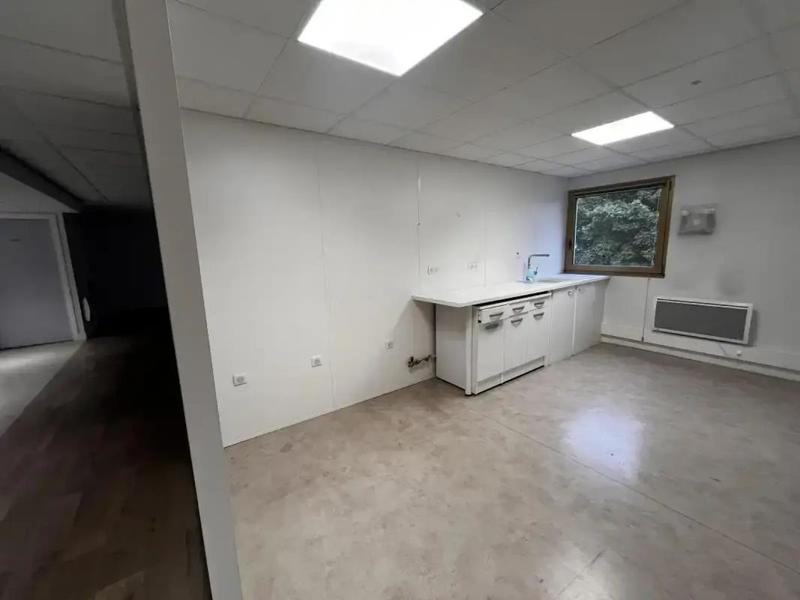 Local d'activité / Entrepôt - 1 730 m²