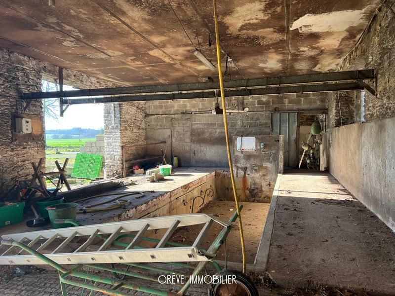 Maison - 200 m² - 2 pièces