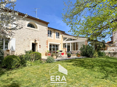 Maison - 250 m² - 7 pièces