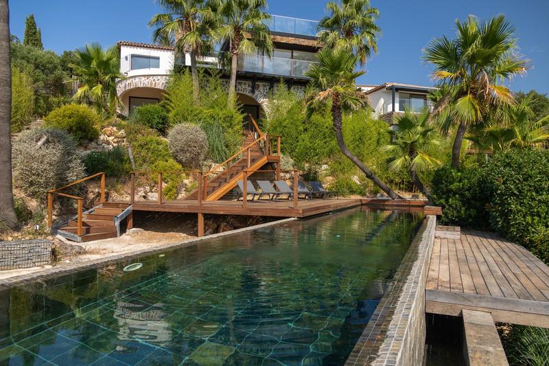 Maison - 359 m² - 10 pièces