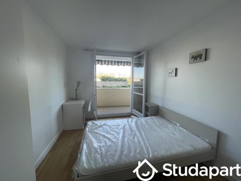 Chambre - 11 m² - 1 pièce