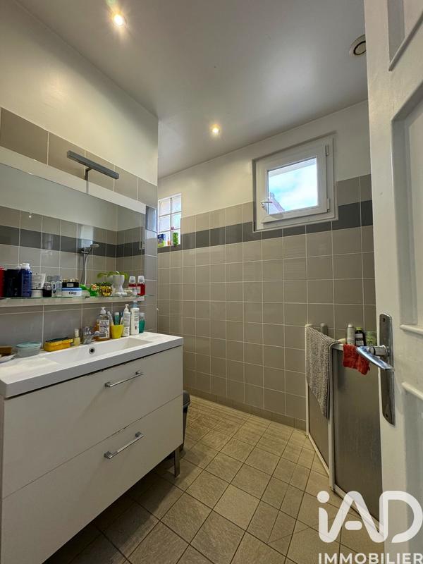 Maison - 200 m² - 9 pièces