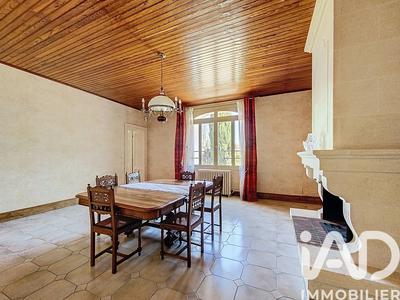 Maison - 198 m² - 7 pièces