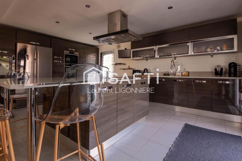 Maison - 208 m² - 7 pièces